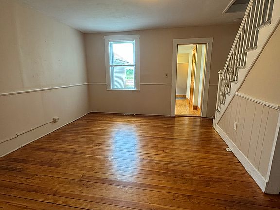 3rd image of 46 Old Amherst Rd #2