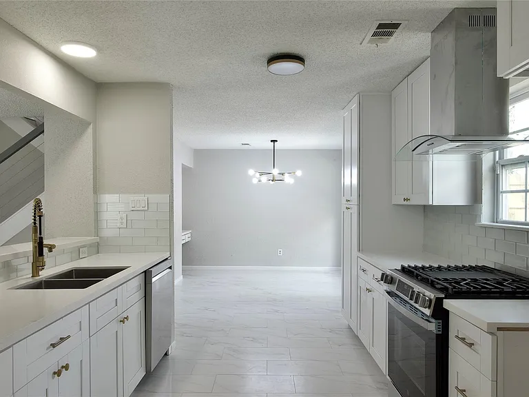5111 Pinewilde Dr — Photo 16