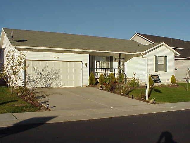 1st image of 2806 N Oxford Ln