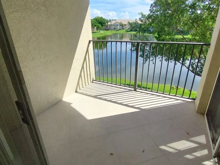 2307 Belmont Ln #2307 — Photo 9