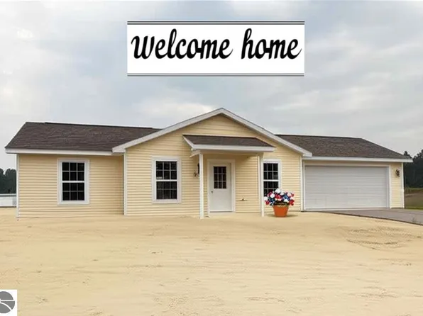 2639 Plover Dr, Traverse City, MI 49685