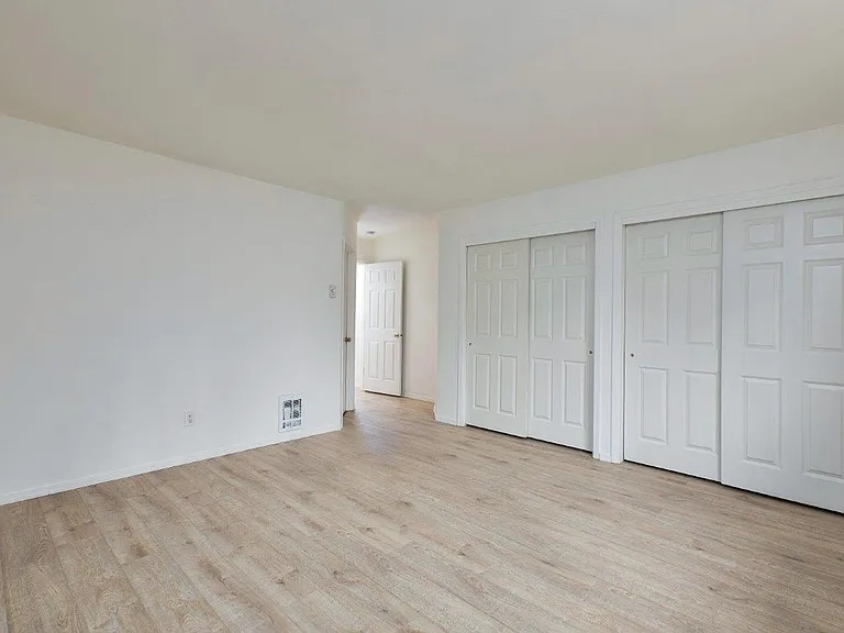 20050 14th Ave NE #7 — Photo 15