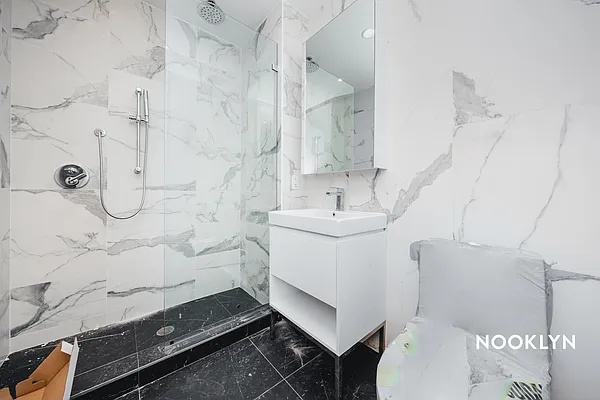 Rented by Nooklyn NYC LLC | media 45