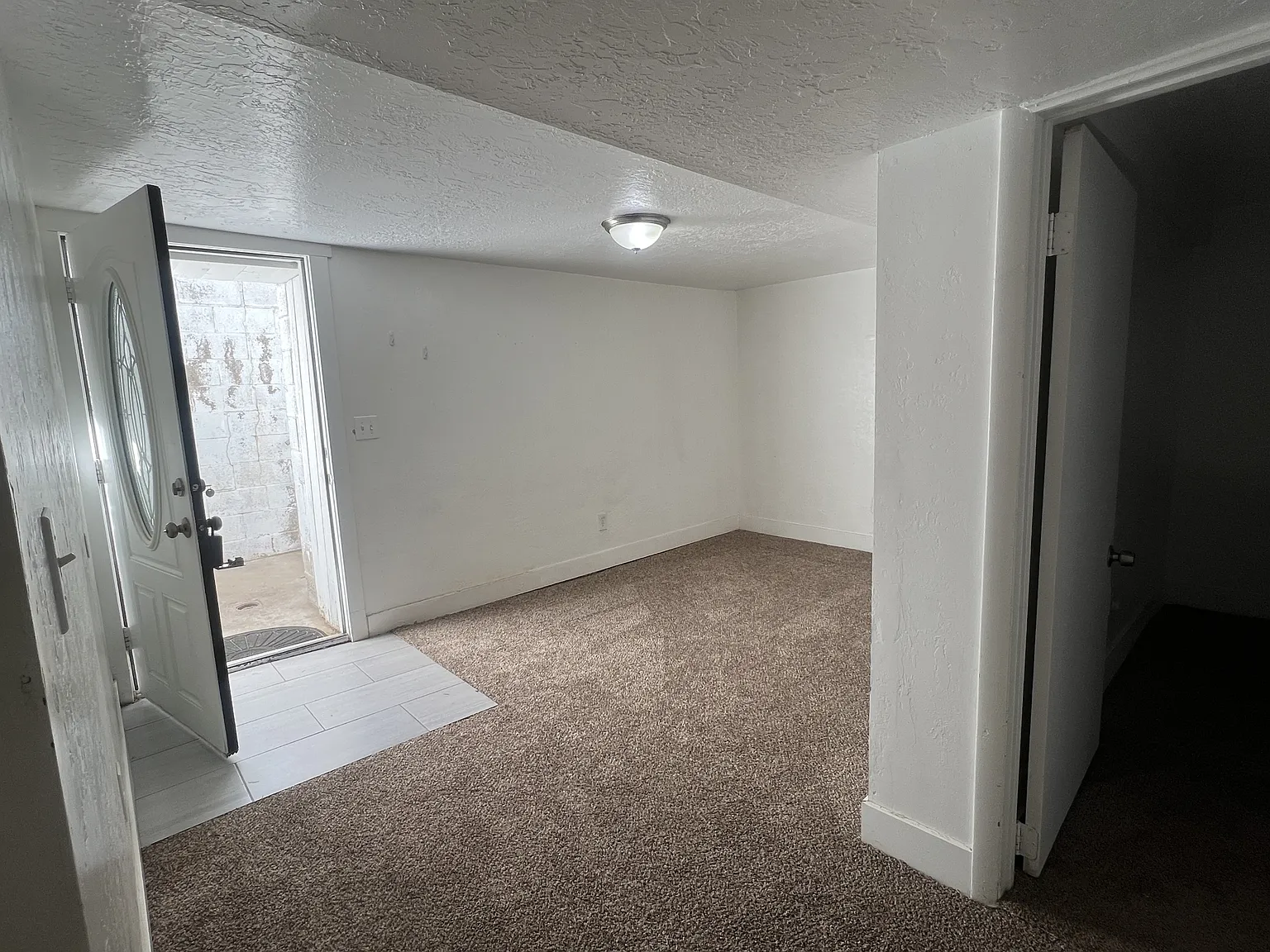 NEW - 389 E Vine St - Tri Plex - SC - 3 — Photo 4