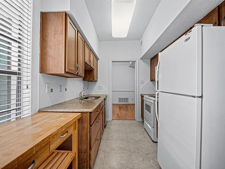 2700 Revere St #112 — Photo 20