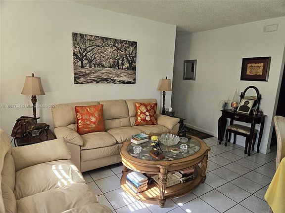 4th image of 15550 NE 9th Ave