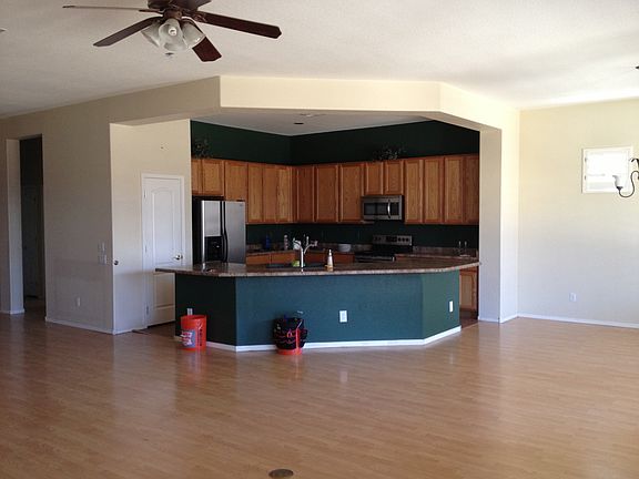 3rd image of 3052 E Buena Vista Dr