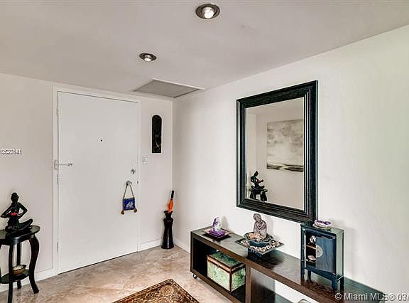3rd image of 900 Bay Dr APT 201