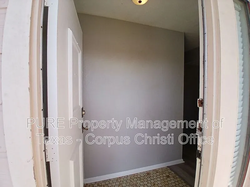 2 bed, 1.5 bath, 1000 sqft, $1,175 — Photo 3