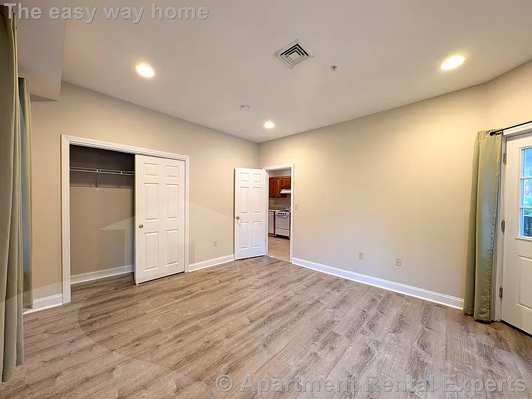 466 Green St — Photo 2