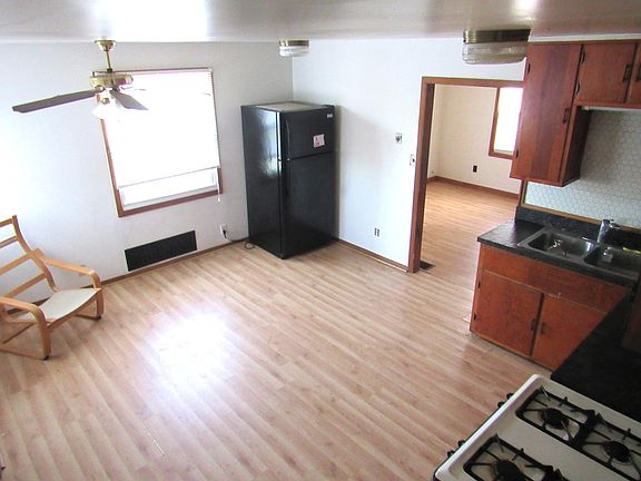 4th image of 815 W Park Ave