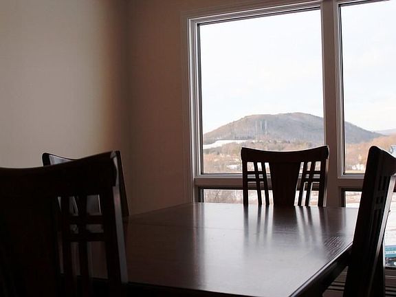 Hiller Dining Room #4.jpg