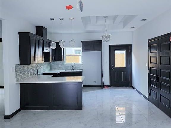 2nd image of 906 Woodson Ave #2