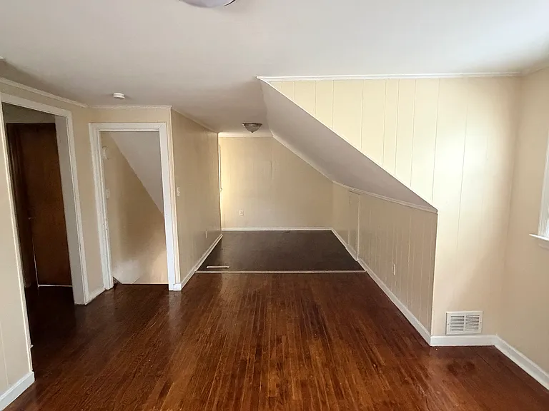 18 Townsend Ave — Photo 15