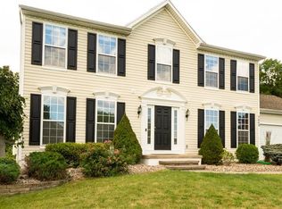 7609 Whispers Ln, Ontario, NY 14519