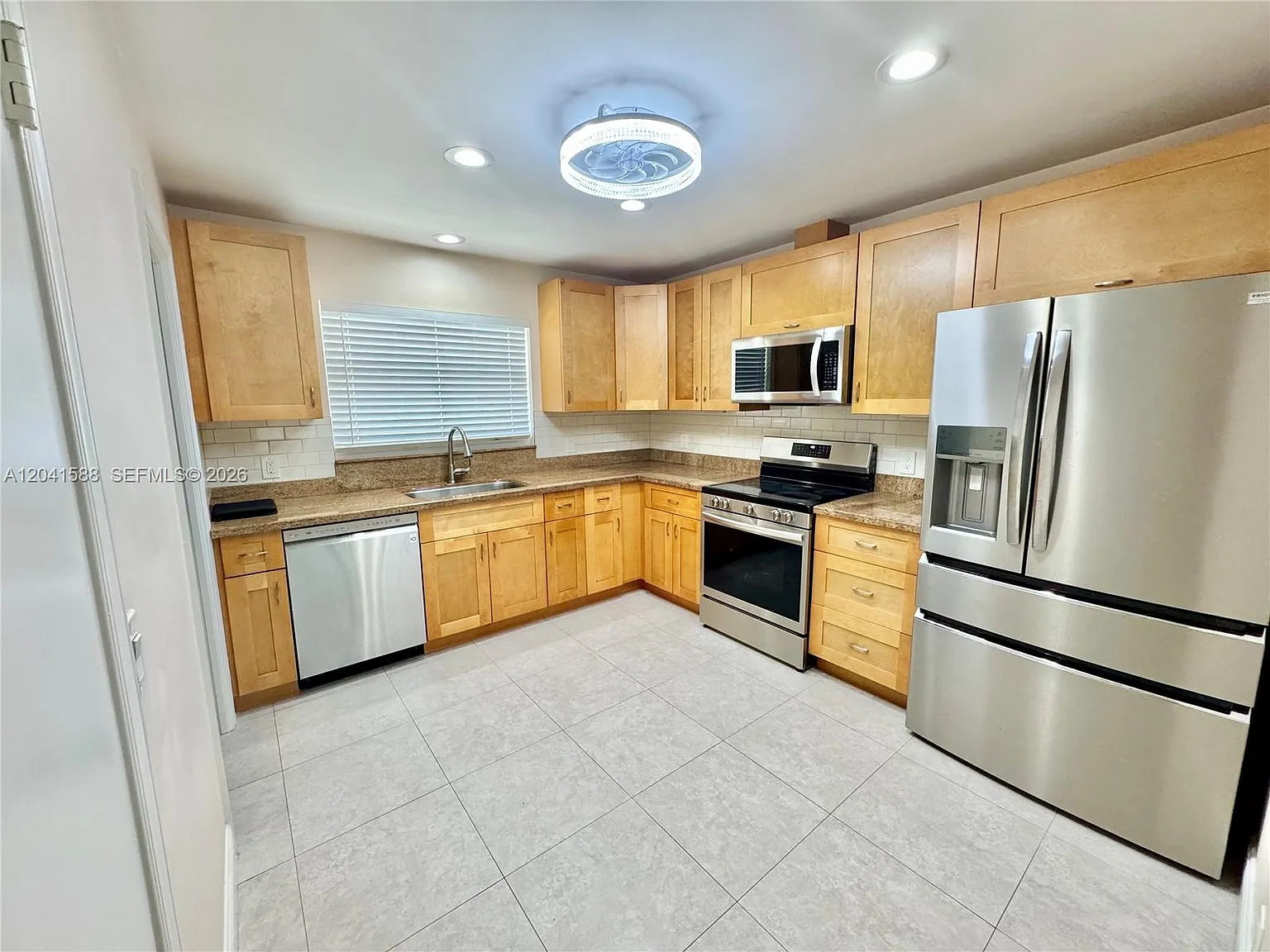 Lighthouse Point Ext 3rd — Photo 3