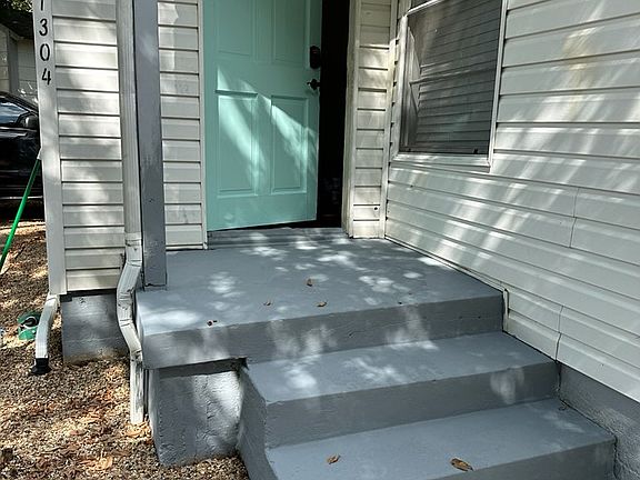 2nd image of 1304 Ewing Dr
