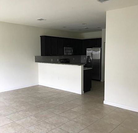 4th image of 8883 NW 102nd Pl