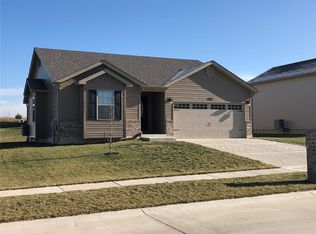 455 Honeysuckle Creek Dr, Wentzville, MO 63385
