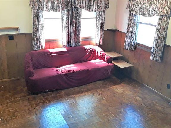 3rd image of 12936 Galaxie Ave