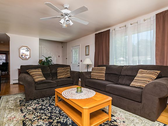 Living Room Picture 3
