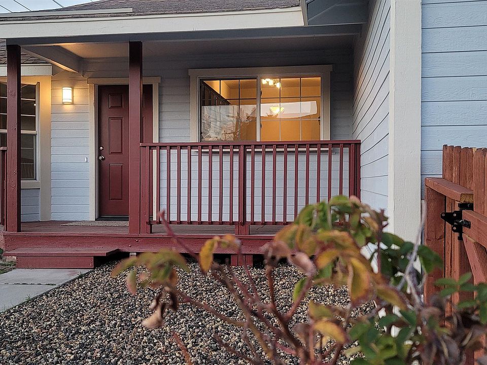 1st image of 3904 Sweetwater Dr