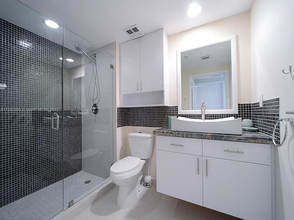 4th image of 325 Biscayne Blvd Unit 2416