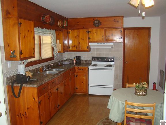 3rd image of 292 1st St