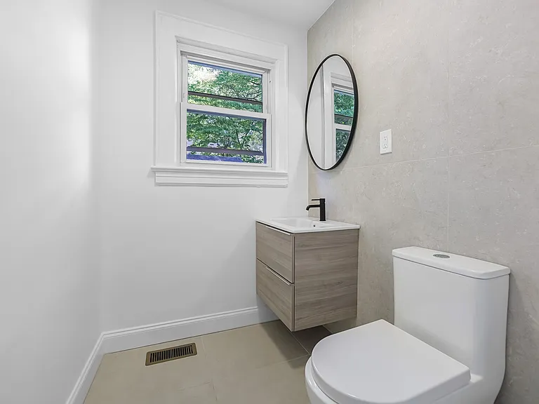 135 E Linden Ave — Photo 34