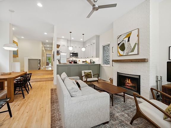 5th image of 2775 N Kenmore Ave #1
