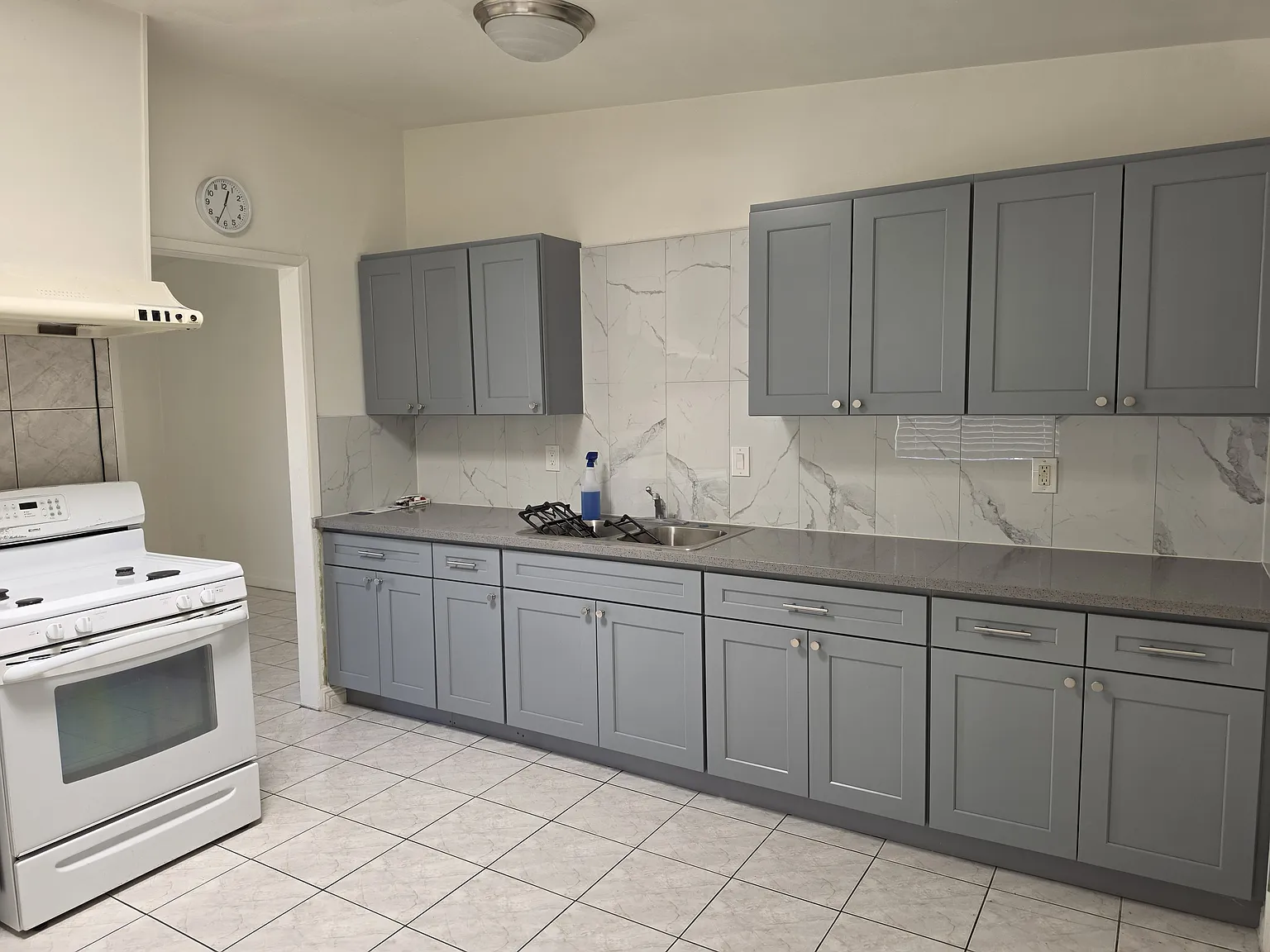 2 bed, $2,500 — Photo 4