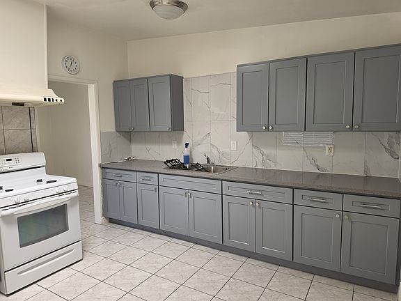 4th image of 8020 Whitmore St