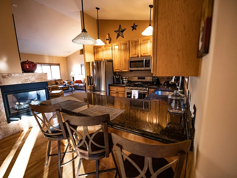 616 Swan Ct — Photo 17
