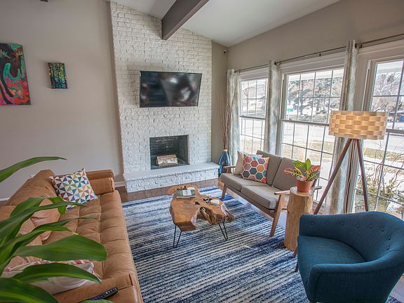 Light & airy living room