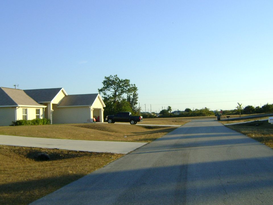 2nd image of 2025 NE 13th Pl