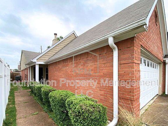 3rd image of 1818 Winship Dr