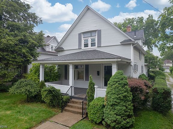 3rd image of 645 W Summit St