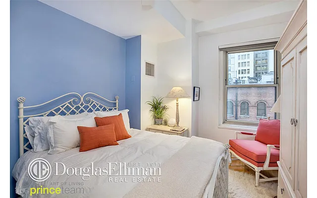 Sold by Douglas Elliman | media 24