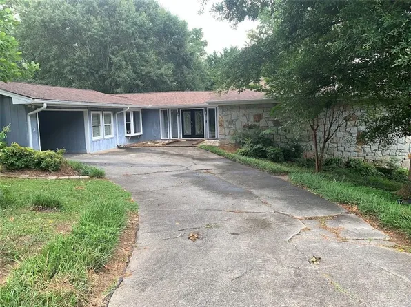 402 Emily Dr SW, Lilburn, GA 30047