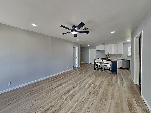 3rd image of 2111 Melissa St