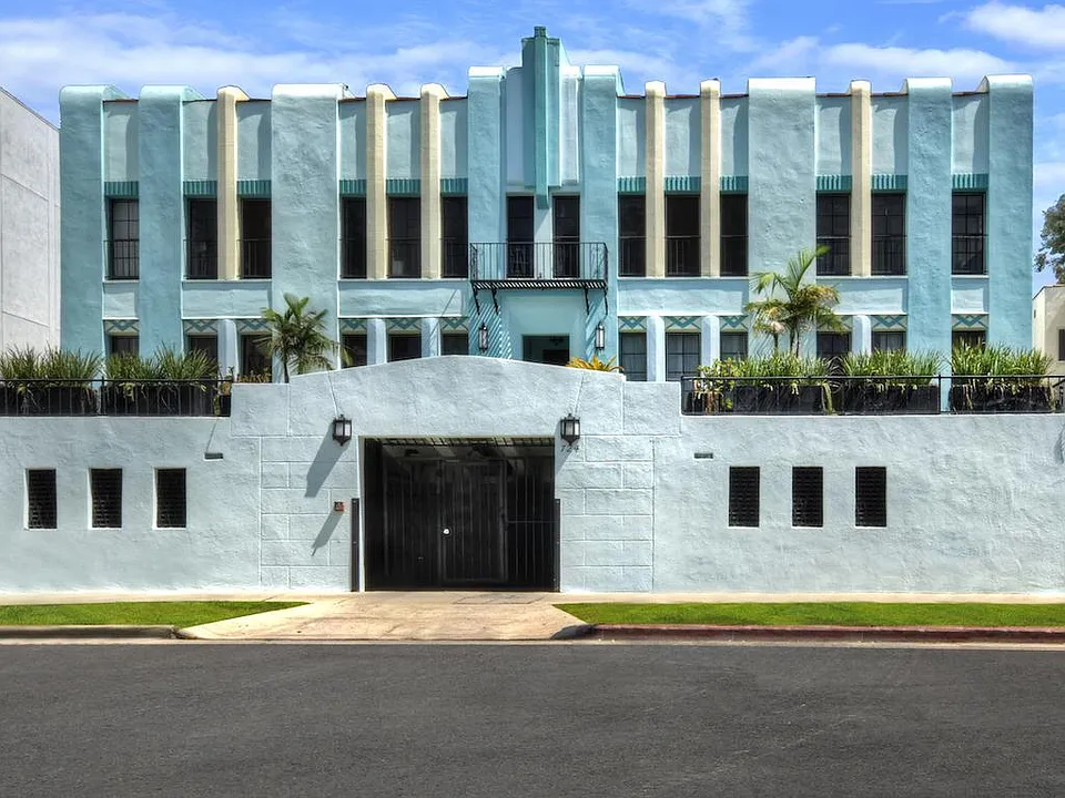 724 S Genesee Ave #4