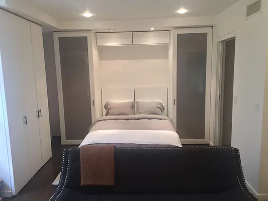 Rented by Manhattan Realty Group | media 18