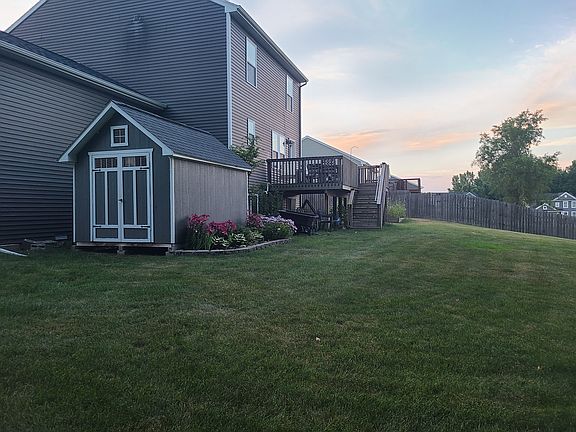 4th image of 717 Wild Flower Dr