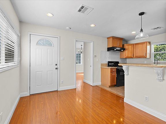 4th image of 4627 W 164th St