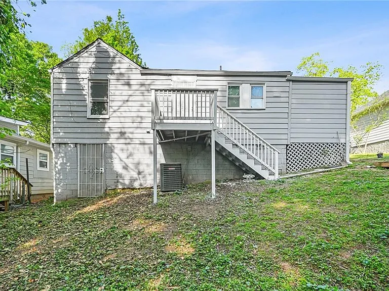 360 Betsy Ave SW — Photo 33