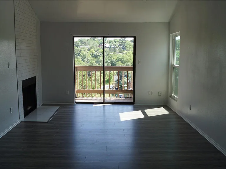 6913 Thorncliffe Dr #B — Photo 12