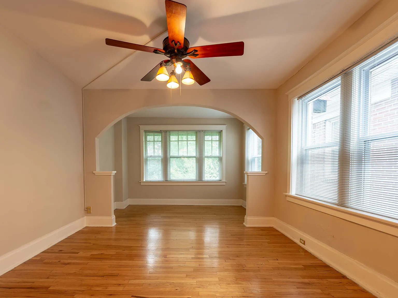 1 bed, 1000 sqft, $1,450 — Photo 2