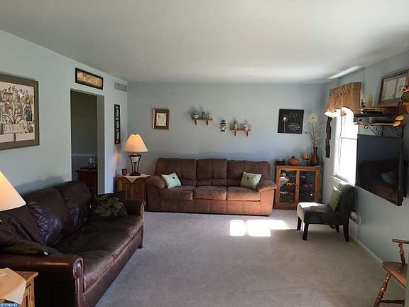 3rd image of 106 Edjil Dr