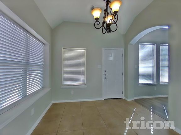 5th image of 11119 Maidenfair Dr