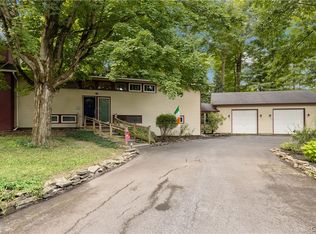 5006 Woodside Rd, Fayetteville, NY 13066